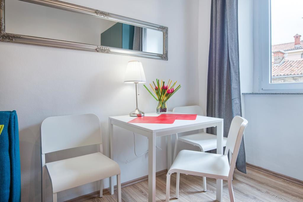 Top Center Rooms & Studio بولا المظهر الخارجي الصورة